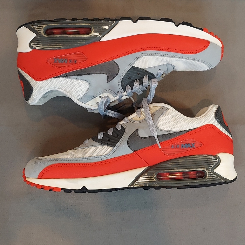 Nike Air Max 90 Essential